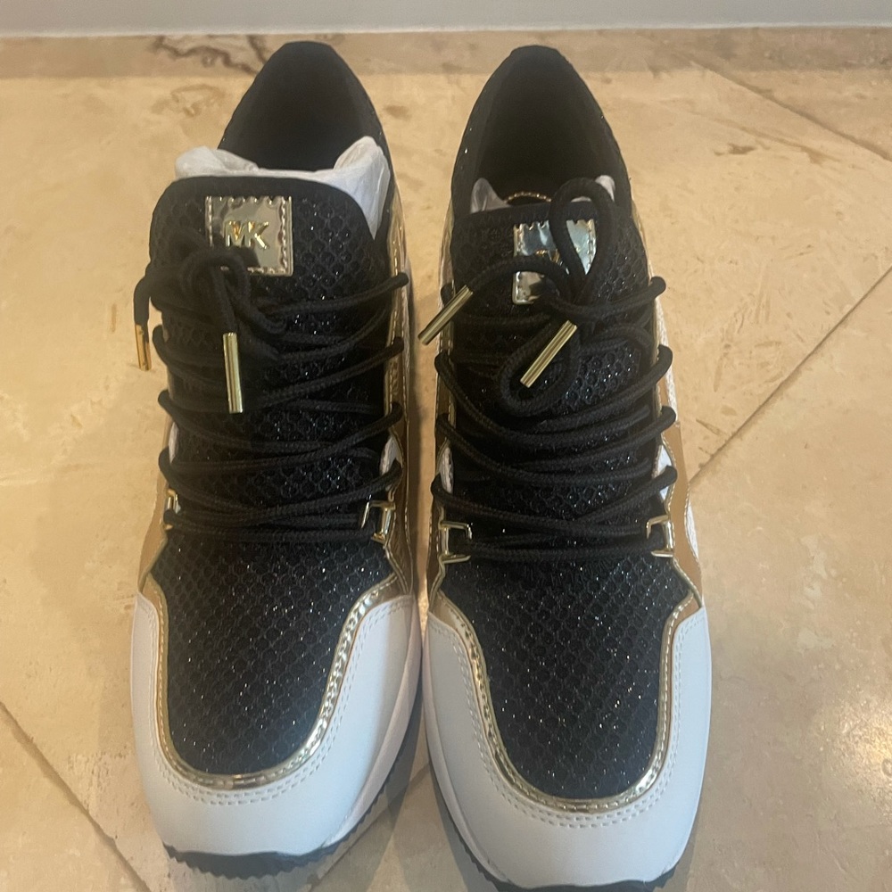 MK Liv Trainer Sneakers